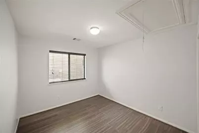 2910 Halcyon Time Trail, Houston, TX 77045 - Photo 8