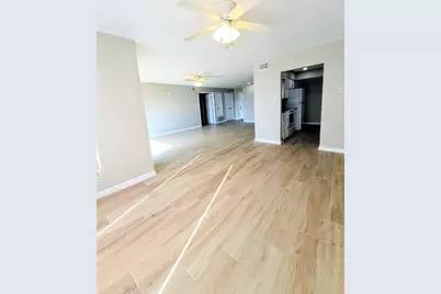 500 Tiki Drive #113, Tiki Island, TX 77554 - Photo 4