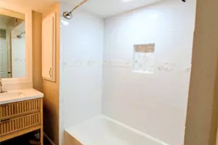 500 Tiki Dr, Tiki Island, TX 77554 - Photo 8