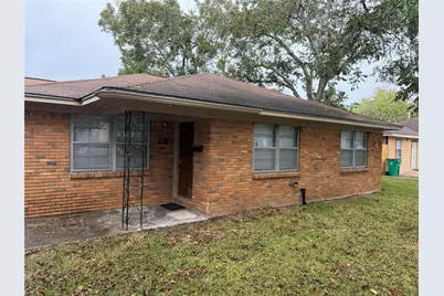 216 Schilling Street, Baytown, TX 77520 - Photo 2