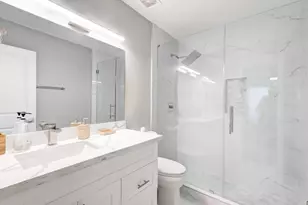 2701 Bellefontaine St, Houston, TX 77025 - Photo 6