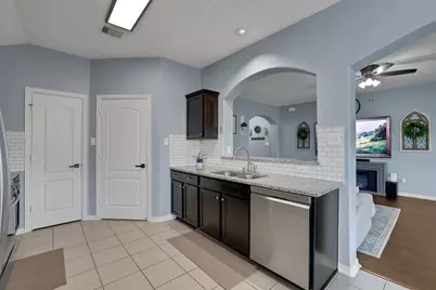 9106 Sunrise Court, Hitchcock, TX 77563 - Photo 14