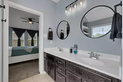 9106 Sunrise Court, Hitchcock, TX 77563 - Photo 22