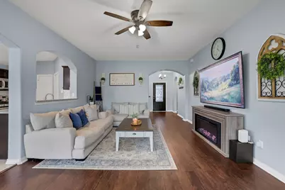 9106 Sunrise Court, Hitchcock, TX 77563 - Photo 6