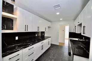 10610 Fleming Dr, Houston, TX 77013 - Photo 8