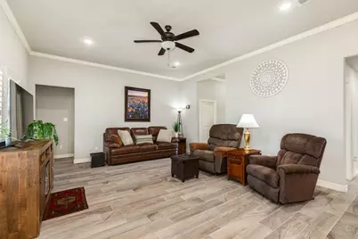 344 Yorktown Avenue, Clute, TX 77531 - Photo 10