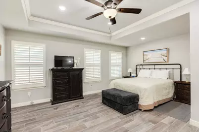 344 Yorktown Avenue, Clute, TX 77531 - Photo 18