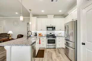 344 Yorktown Ave, Clute, TX 77531 - Photo 14