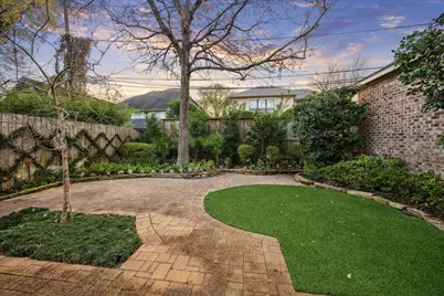 849 Jaquet Drive, Bellaire, TX 77401 - Photo 28