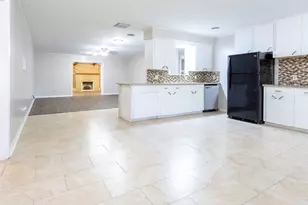 2728 Encino Ave, Bay City, TX 77414 - Photo 4