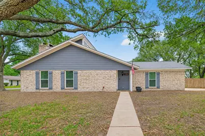 2306 Bunton Drive, El Campo, TX 77437 - Photo 1