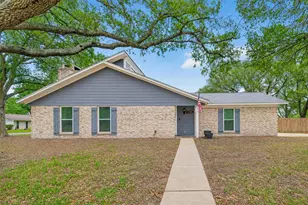 2306 Bunton Dr, El Campo, TX 77437 - Photo 6
