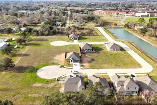 15803 Red Maple Ln, Santa Fe, TX 77517 - Photo 2