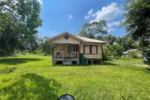811 W Broad St, Freeport, TX 77541 - Photo 1