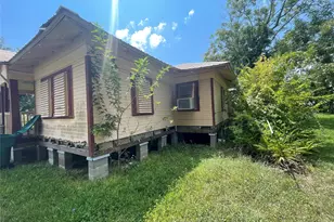 811 W Broad St, Freeport, TX 77541 - Photo 4