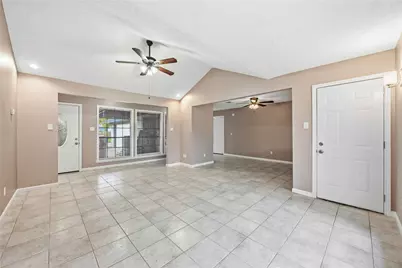 7818 Kellwood Drive, Houston, TX 77040 - Photo 6