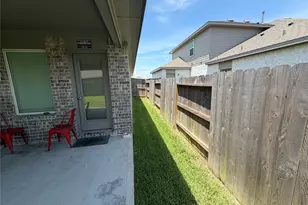 813 Brazos Trl, Dayton, TX 77535 - Photo 8