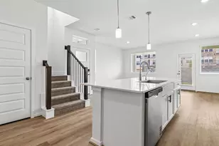6326 Sapphire Ocean Dr, Houston, TX 77092 - Photo 2