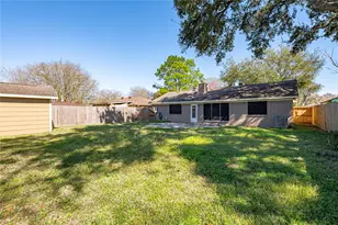 311 Windward Dr, League City, TX 77573 - Photo 4