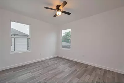 9003 Hilda Street, Houston, TX 77033 - Photo 8