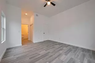 9003 Hilda St, Houston, TX 77033 - Photo 14