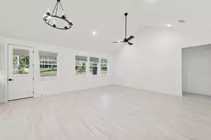 113 Roebuck Ln, New Waverly, TX 77358 - Photo 8