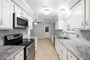 16738 Barkentine Ln, Friendswood, TX 77546 - Photo 18