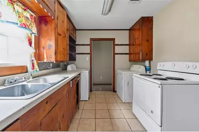 7411 Highway 36, Jones Creek, TX 77541 - Photo 10