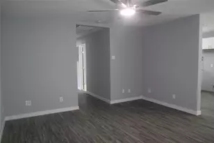 1115 W 4th St, Freeport, TX 77541 - Photo 6