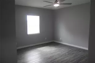 1115 W 4th St, Freeport, TX 77541 - Photo 12