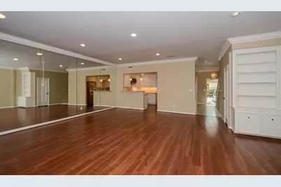 573 N Post Oak Lane, Houston, TX 77024 - Photo 10