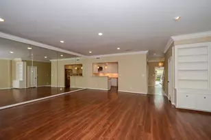 573 N Post Oak Ln, Houston, TX 77024 - Photo 10