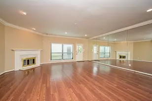 573 N Post Oak Ln, Houston, TX 77024 - Photo 12