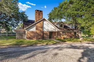 605 W Forrest St, Victoria, TX 77901 - Photo 6