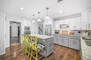 605 W Forrest St, Victoria, TX 77901 - Photo 4
