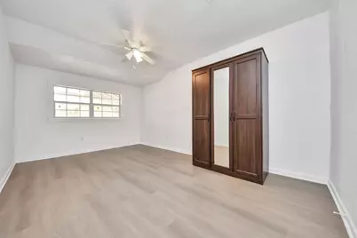 5521 Southlea Street, Houston, TX 77033 - Photo 14