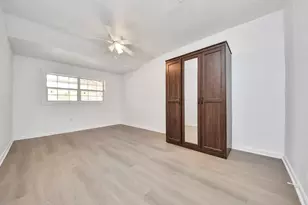 5521 Southlea St, Houston, TX 77033 - Photo 14