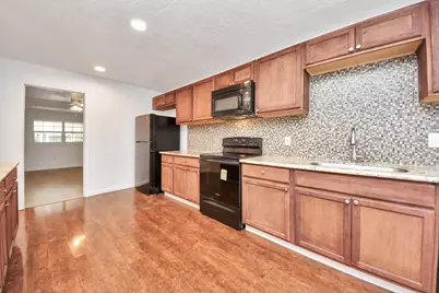 5521 Southlea Street, Houston, TX 77033 - Photo 12