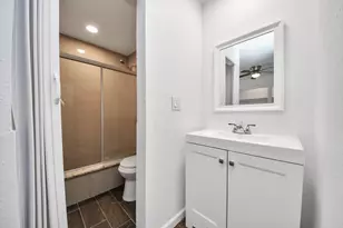 5521 Southlea St, Houston, TX 77033 - Photo 24