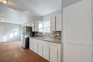 5322 Westover St, Houston, TX 77033 - Photo 8