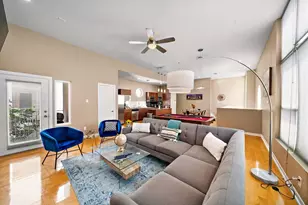 5630 Kiam St, Houston, TX 77007 - Photo 2