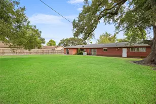 103 Ligustrum St, Lake Jackson, TX 77566 - Photo 30
