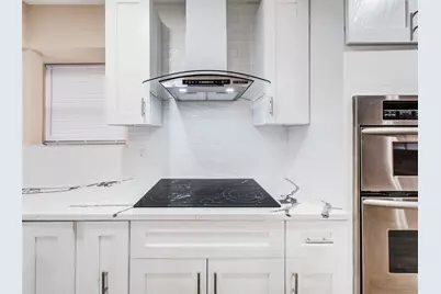 13526 Sherwood Street, Sugar Land, TX 77498 - Photo 8