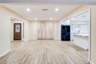 13526 Sherwood St, Sugar Land, TX 77498 - Photo 10