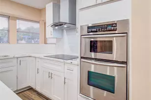 13526 Sherwood St, Sugar Land, TX 77498 - Photo 6