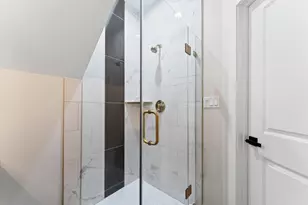 1908 Dismuke St, Houston, TX 77023 - Photo 12