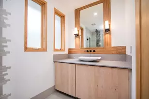 811 E 23rd St, Houston, TX 77009 - Photo 16