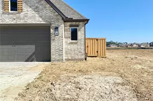 12246 Valencia Blvd, Mont Belvieu, TX 77523 - Photo 2