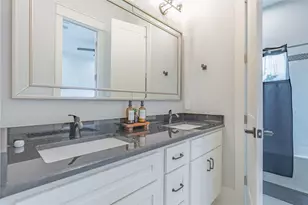406 Fenn St, Houston, TX 77018 - Photo 24