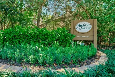 11711 Memorial Drive #570, Houston, TX 77024 - Photo 12